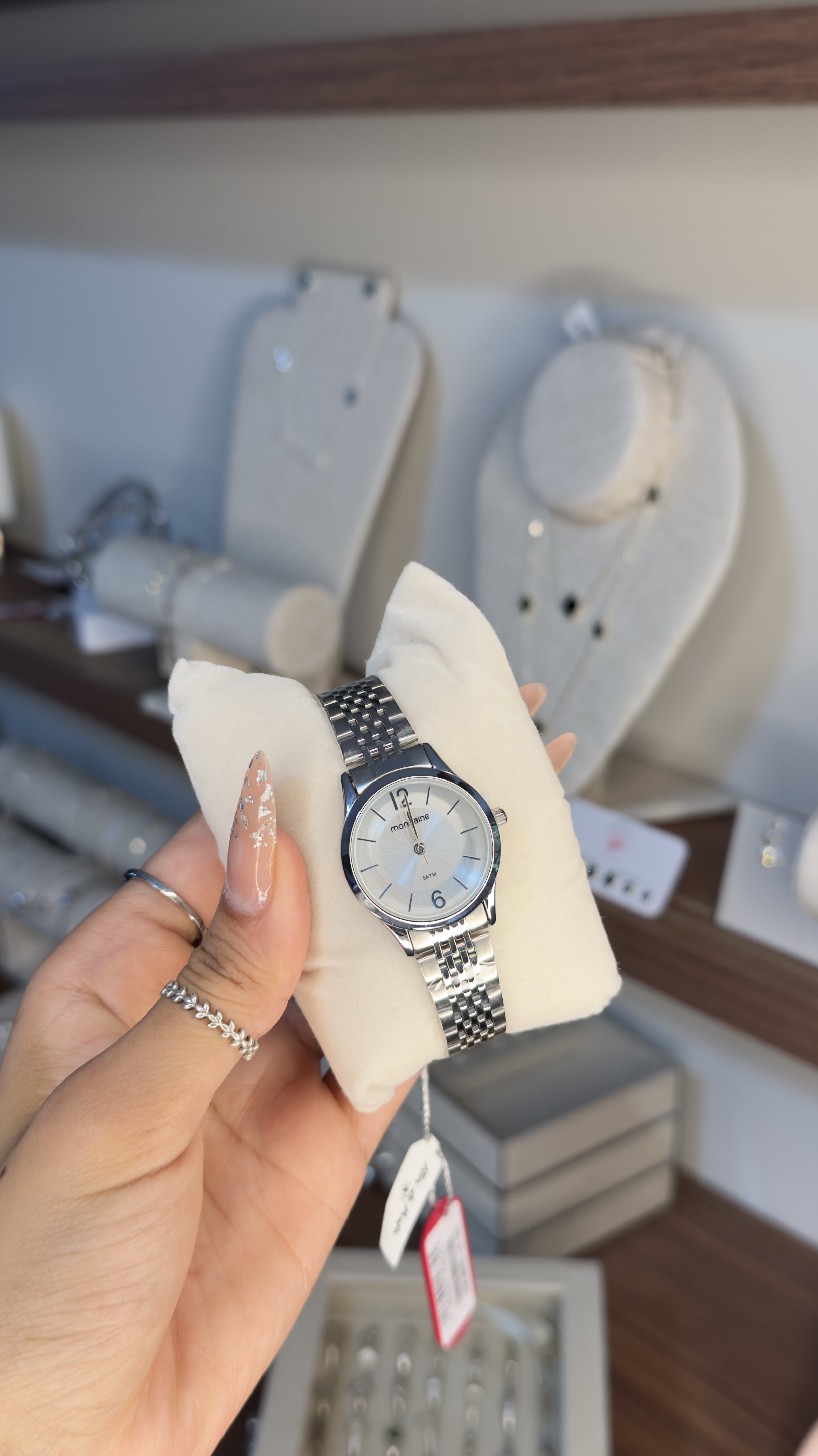 Relógio Mondaine Minimalista Prata – Pulseira em Aço